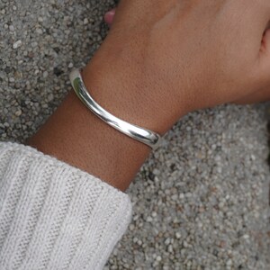 Bracelet en argent sterling 925, cadeau pour femme, jonc réglable, manchette à breloques en argent, cadeau d'anniversaire, bijoux minimalistes, jonc délicat empilable image 7