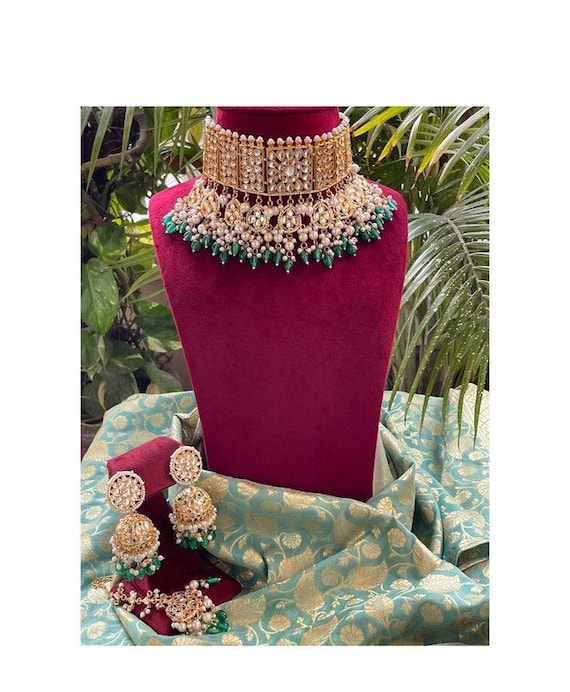 Emerald Green Kundan Bridal Set/Gold Necklace Set/Kundan Choker Set/Indian Jewelry/Bollywood Jewelry/Jhumkas/Wedding Jewelry Set/Bollywood