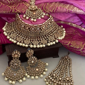 Indian Bridal Jewelry Set/Gold Choker Set/Polki Bridal Necklace Set/Polki Chandbalis/Indian Jewellery Set/Tika Set/Pasa Set/Jhoomar