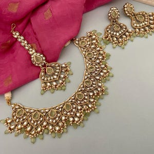 Bridal Jewelry Set/Light Green Kundan Jewelry Set/Bridal Tika Set/Wedding Jewelry/Indian Jewelry Set/Bollywood Jewelry