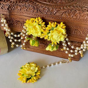 Bridal Jewelry Set/Yellow Flower Jewelry/Floral Earrings Set/Haldi Flower Set/Mehndi Jewelry Set/Tika Set/Indian Jewelry/Wedding Jewelry