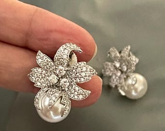 Diamond Studs/Pearl Earrings/Cocktail Earrings/Fine Jewelry/Designer Earrings/Wedding Jewelry/Indian Jewelry/Indian Earrings