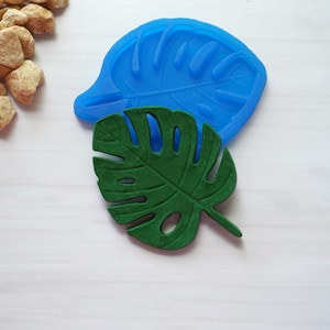 Monstera Leaf Silicone Mold for Resin, Clay, Chocolate – 7.5x5.5 cm