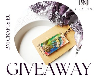 GIVEAWAY | Resin keychain with dried flowers | Souvenir for free | free keychain | Dried Maple blossom keychain