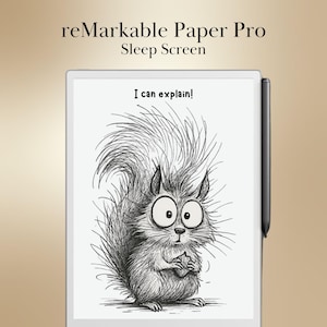Pu&ograve; includere: Tablet digitale con un'illustrazione a cartoni animati di uno scoiattolo che tiene una noce. Il testo "I can explain!" &egrave; visualizzato sullo schermo. Uno stilo &egrave; posizionato a destra del tablet. Le parole "reMarkable Paper Pro Sleep Screen" sono in alto.