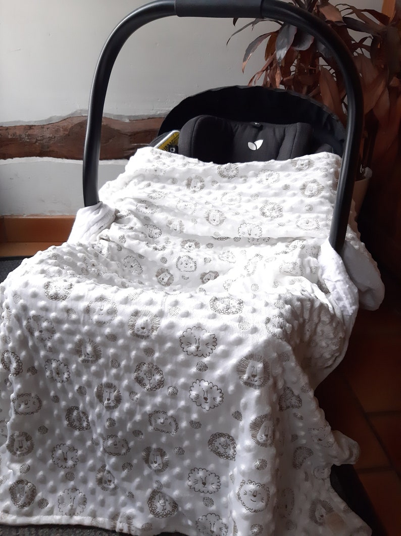 DIY - Créez un un coeur suspendu en insérant des mot doux à l'intérieur