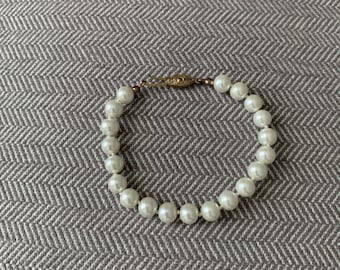 Vintage Faux Pearl Bracelet 8 Inch