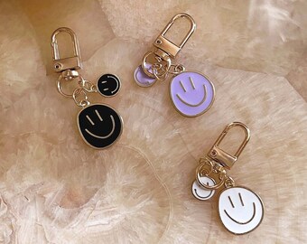 Smiley pendant | gold | keyring | keychain | smiling face | gift | key chain | bag charm | emoji |