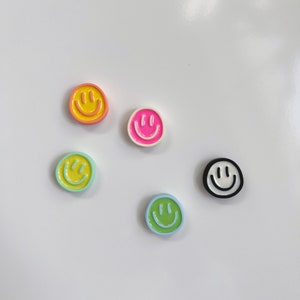 Smiley Magnet Set Pastell Bunt Kühlschrank lächelndes Gesicht Geschenk Pinnwand Spülmaschine Küche Emoji Lustig Mini Bild 4