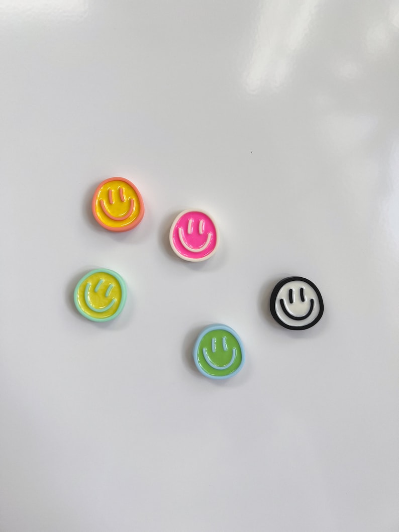 Smiley Magnet Set Pastell Bunt Kühlschrank lächelndes Gesicht Geschenk Pinnwand Spülmaschine Küche Emoji Lustig Mini afbeelding 4