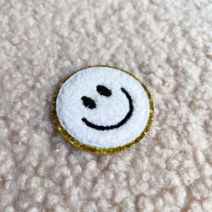 Patches Smiley Happy Face Aufnäher Gestickt Flicken Sticker Weiß