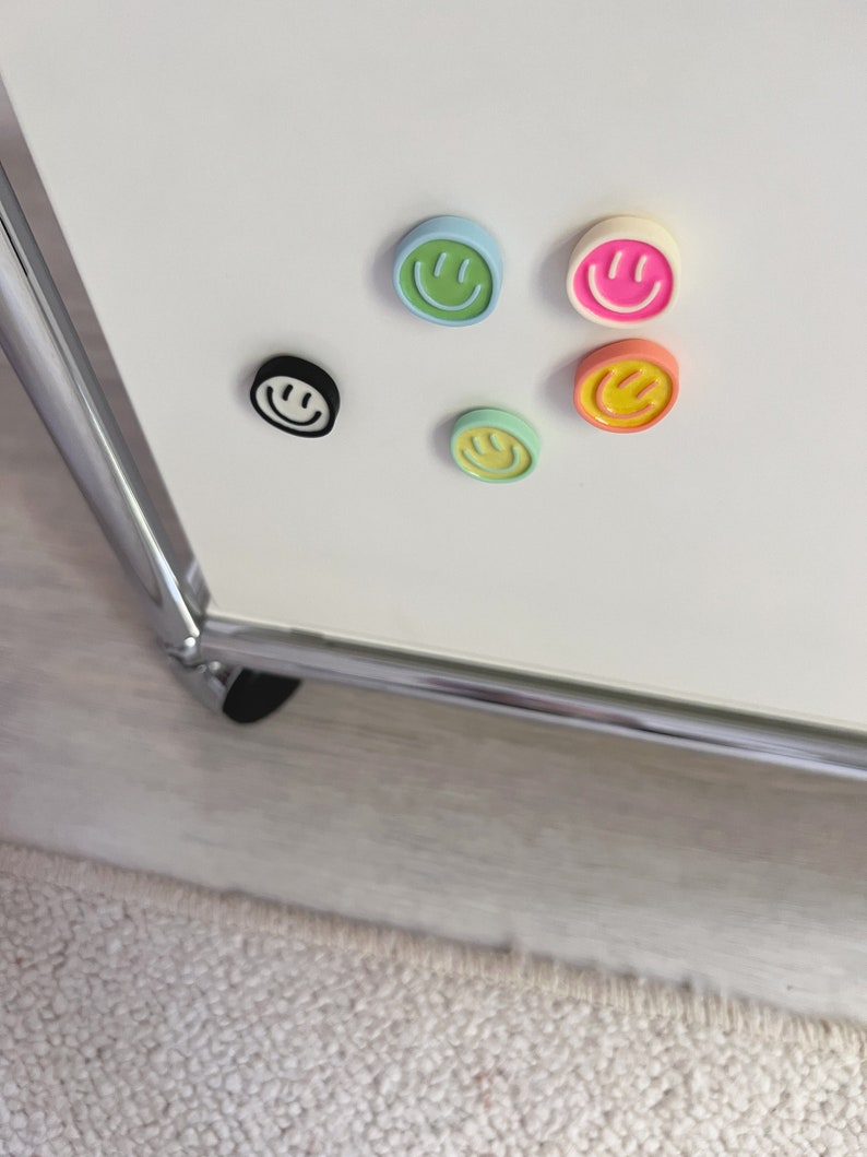 Smiley Magnet Set Pastell Bunt Kühlschrank lächelndes Gesicht Geschenk Pinnwand Spülmaschine Küche Emoji Lustig Mini Bild 5