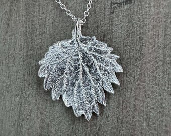 Sterling Silber Brennessel-Blatt-Anhänger: Handgefertigt aus einem echten Blatt