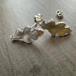 Pendientes de plata de ley con forma de hoja de roble (hechos a mano con una hoja auténtica)