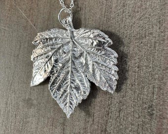 Pendentif feuille d'érable en argent sterling - fait main à partir d'une vraie feuille