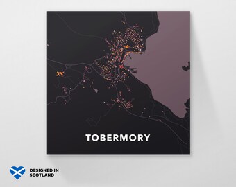 Plan de la ville de Tobermory, en Écosse. Une impression d'art inhabituelle, colorée et créative par Globe Plotters.