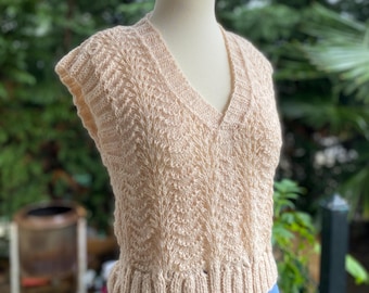 Handmade Knitted Sweater Vest, Begie V Neck Vest, Cropped Knit Top, Chunky Knitted Pullover Vest, Cozy Wool Vest, Delicate Craftsmanship