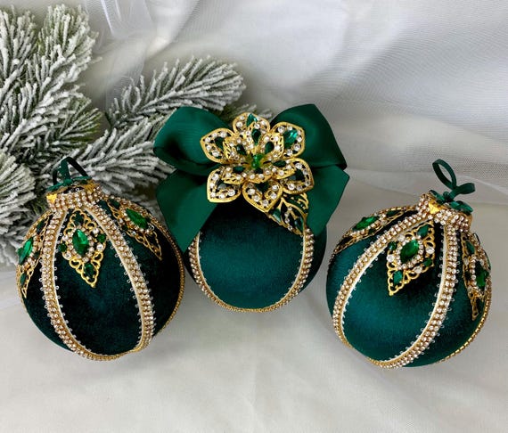 Set Weihnachtskugeln grün mit Golddekor, Kugeln mit Strass, Samtkugeln, Weihnachtskugeln, Kugeln für Weihnachtsbaum