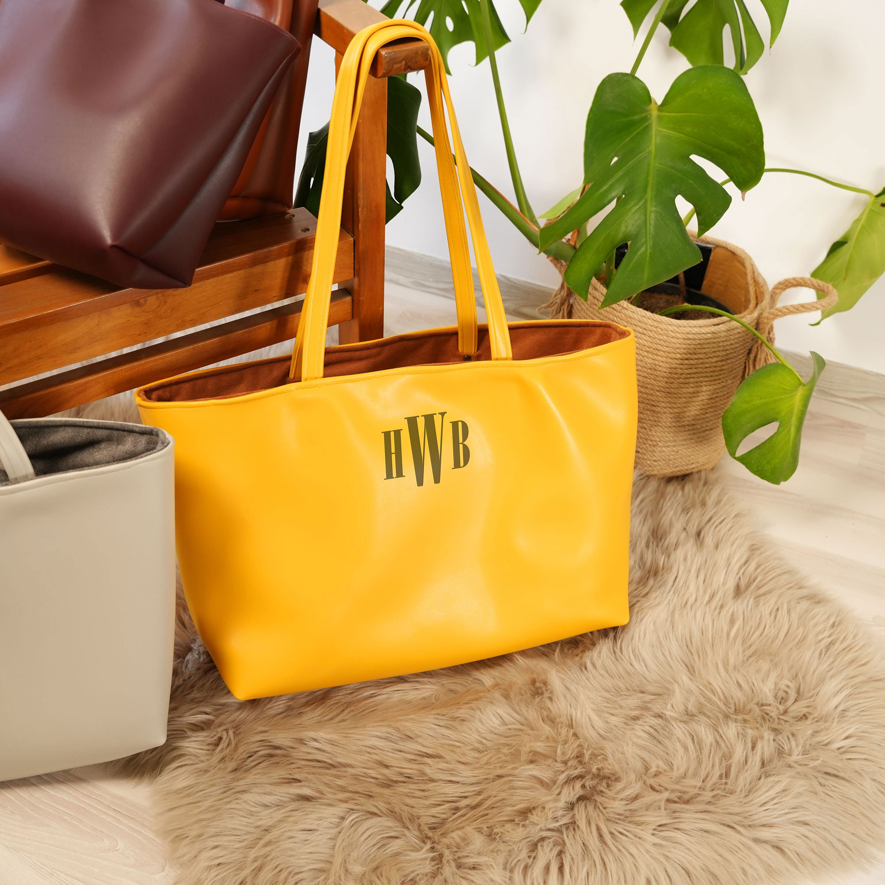 Monogramowana skórzana torba typu tote, prezent rocznicowy dla żony, grawerowana laserowo damska torba na ramię, spersonalizowany prezent dla niej, prezent urodzinowy dla mamy