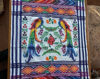 Handgemachter kleiner Tischläufer