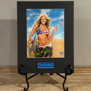 Kelly Kelly Signed WWE 8x10 Photo