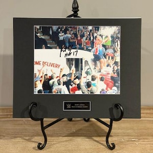 Kurt Angle Milk O'Mania Foto firmada de 8x10