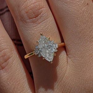 Anel de aniversário de ouro amarelo 14K, 1,5 ct, anel de noivado de moissanita com corte marquise, anel de casamento marquise, presente de aniversário para ela, anel de compromisso