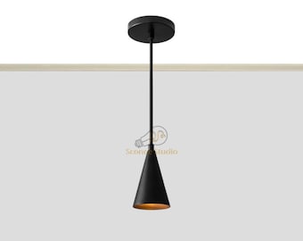 Lampada a sospensione a cono nero, corpo in ottone massiccio, altezza 45 cm (18 pollici).