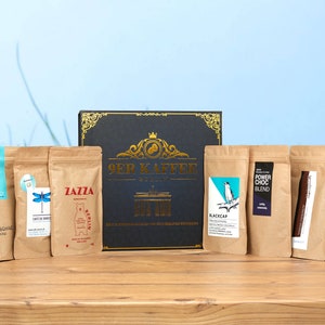 Kaffee Geschenk Set von 9 Berliner Röstereien Geschenk zum Geburtstag mit Kaffee-Abo Geschenkgutschein Geschenkidee für Frauen & Männer Bild 10