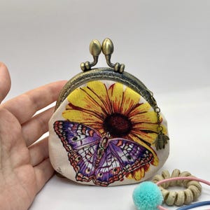 Linda bolsa de monedas, billetera fresca para mujeres, bolso con cierre de beso, monedero con cierre de beso, billetera única, monedero con cierre, monedero floral, monedero de cambio