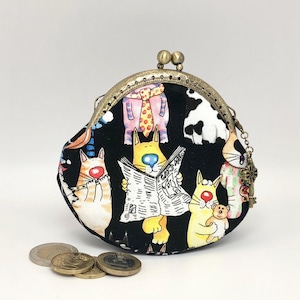 Cute coin pouch, cool wallet women, kiss clasp purse, kiss lock coin purse, unique wallet, clasp coin purse, floral coin purse, change purse