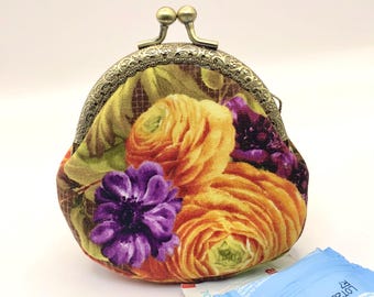 Cute coin pouch, cool wallet women, kiss clasp purse, kiss lock coin purse, unique wallet, clasp coin purse, floral coin purse, change purse