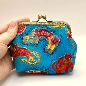 Monedero marco cierre Gato, lindo monedero, monedero kisslock, cartera de tela, bolso pequeño hecho a mano, carteras chulas, monedero de cambio, bolso estilo vintage