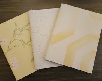 Mini libri GIALLI, regalo fatto a mano, diari di viaggio, libro fatto a mano, piccolo diario, regalo per giornalisti, set da 3, libri BLANK, libri fatti a mano
