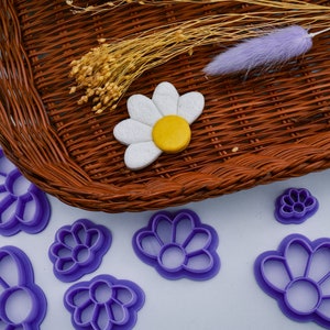 Medium Daisy Cutter/ 8 Sizes/ Cutter/ Polymer Clay Cutter/ Polymerclaycutter/ Clay Jewelry/ Daisies/ Clay Craft