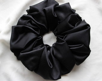 Scrunchie Hekate | Scrunchies Scrush Shop | Silk Scrunchies Shop