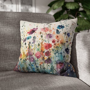 Wildblumen Dekokissen & Bezug | Blumen Aquarell Akzent Kissen | Cottagecore Wandbehang | Bunte Gartenblumen Eckig und Lendenwirbel
