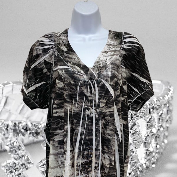 Women's Size XL Blouse Multi-Color Short Sleeve V-Neck With Rhinestone Design-B.L.E.U.