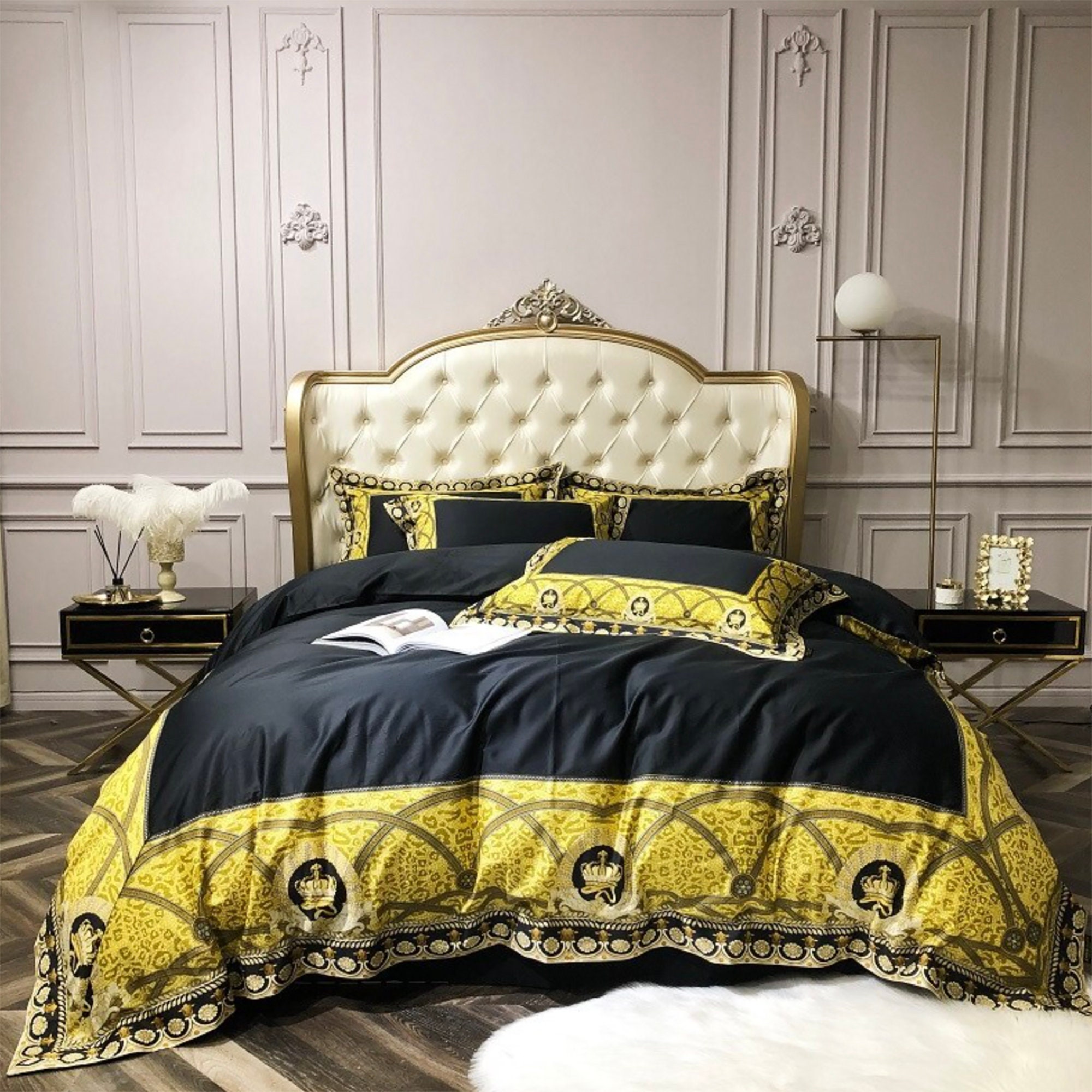 Personalized Luxury Louis Vuitton Bedding Set - Trends Bedding