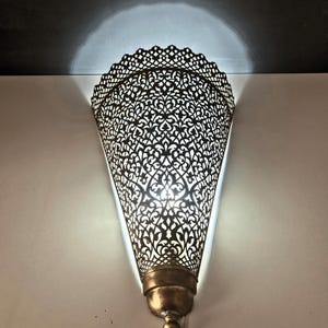 Applique da parete a collo di cigno in ottone anticato - Lampada da parete artigianale marocchina - Lampada da parete in rame - Lanterna orientale fatta a mano