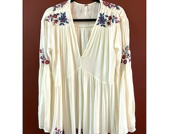 Free People Women&#39;s White Embroidered Fairy Boho Romantic Mini Dress Size XS Feminine