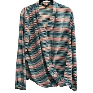 Talbots Women&#39;s Geometric V Neck Blouse Size 14 Long Sleeve Snap Closure Pink Green