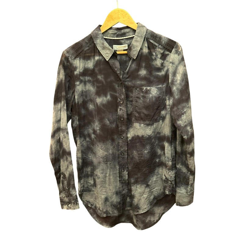 Pilcro Anthropologie Damtröja med batikmönster, knappar, liten, lätt, casual bild 1