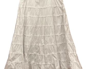 Falda larga escalonada estilo vintage Y2K Relativity, estilo cottagecore boho, de algodón blanco.
