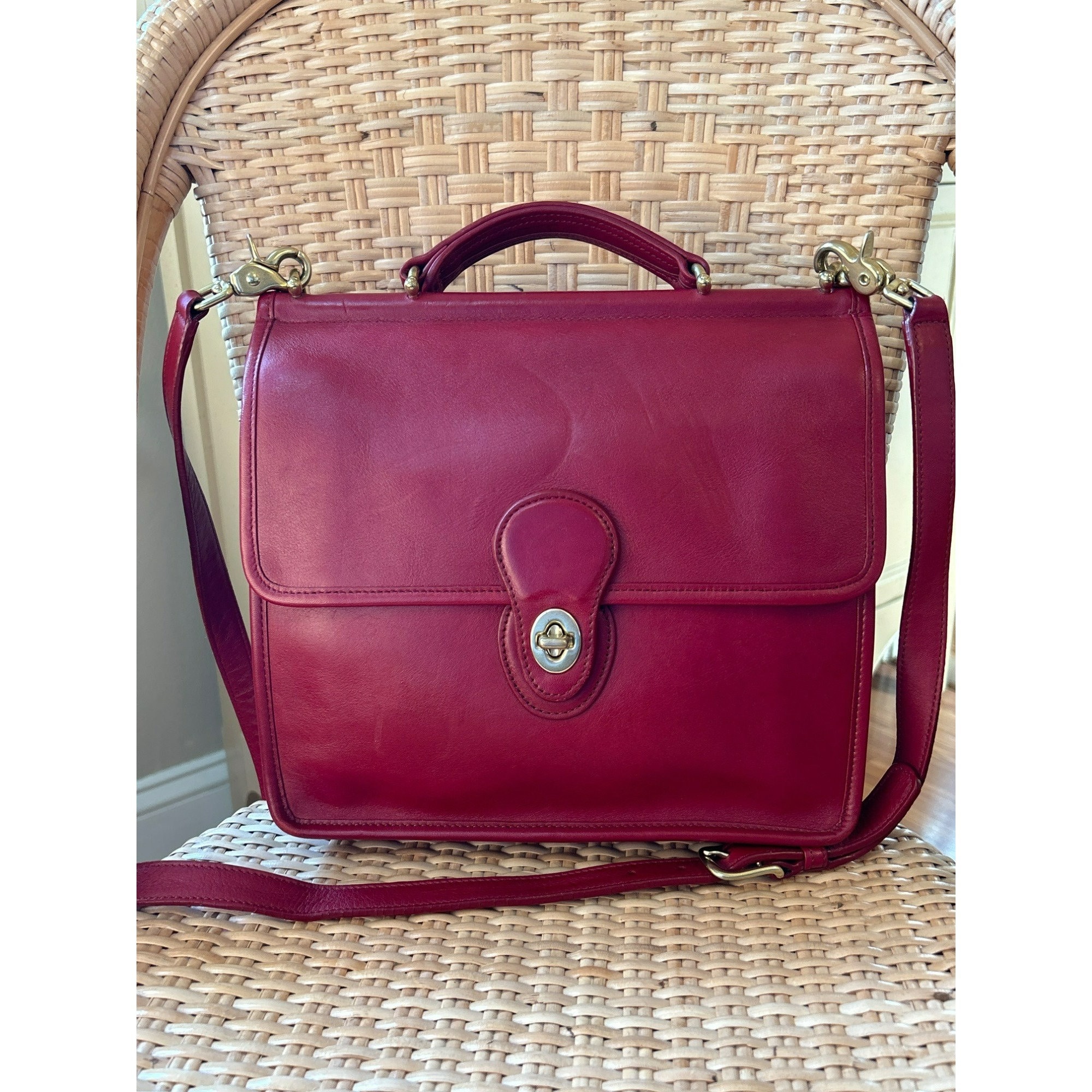 Vintage Coach 2004 Red Willis Crossbody Bag D040-9927 Rare Vintage Coach 2004 Red Willis Crossbody Bag D040-9927 Rare