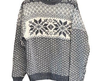 Vintage Trader Bay Sweater Fair Isle Snowflake Grandpacore Cabin Knit Gray White