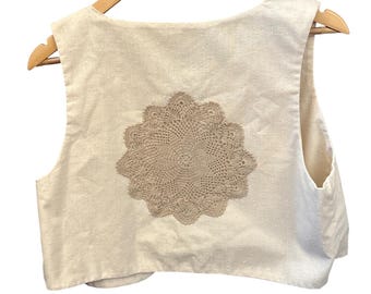 Colete cropped vintage feito à mão, estilo cottagecore, boho, campestre, rústico, artesanal e costeiro.