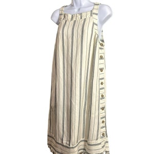 Vestido Akemi and Kin Anthropologie para mujer, color crema, azul marino, con botones laterales, dobladillo deshilachado, talla 6 imagen 2