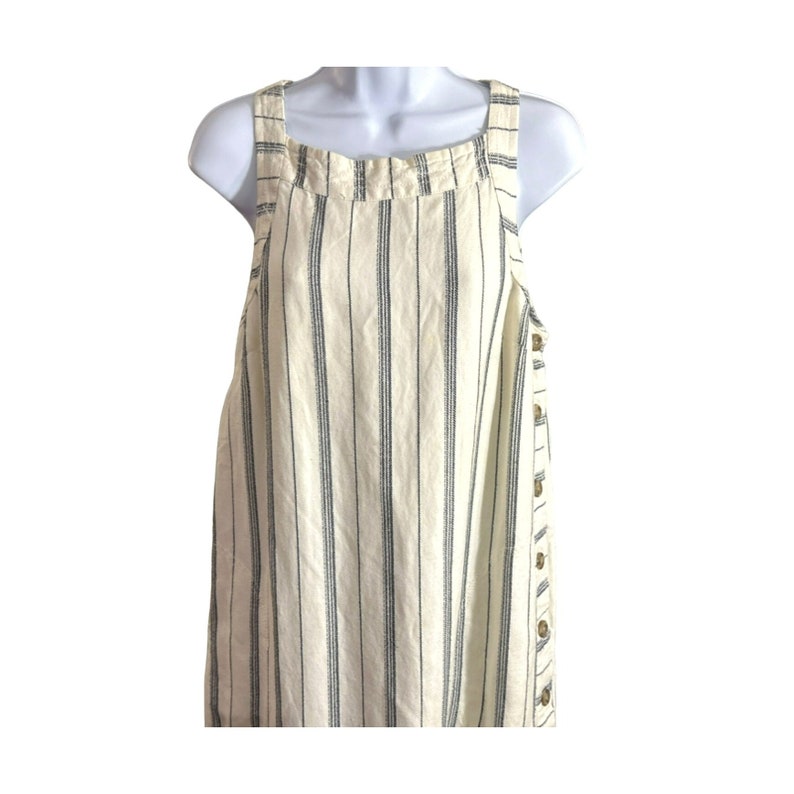 Vestido Akemi and Kin Anthropologie para mujer, color crema, azul marino, con botones laterales, dobladillo deshilachado, talla 6 imagen 4
