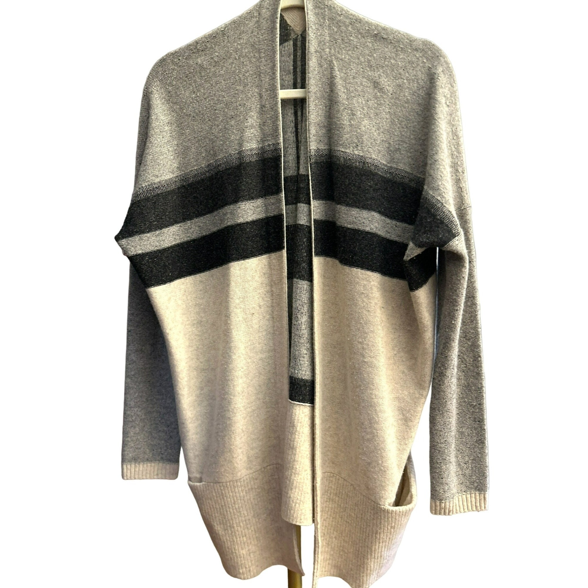 Vince Camuto Women's Ivory Gray Black Cashmere Blend Cardigan Size Medium Buttonless
